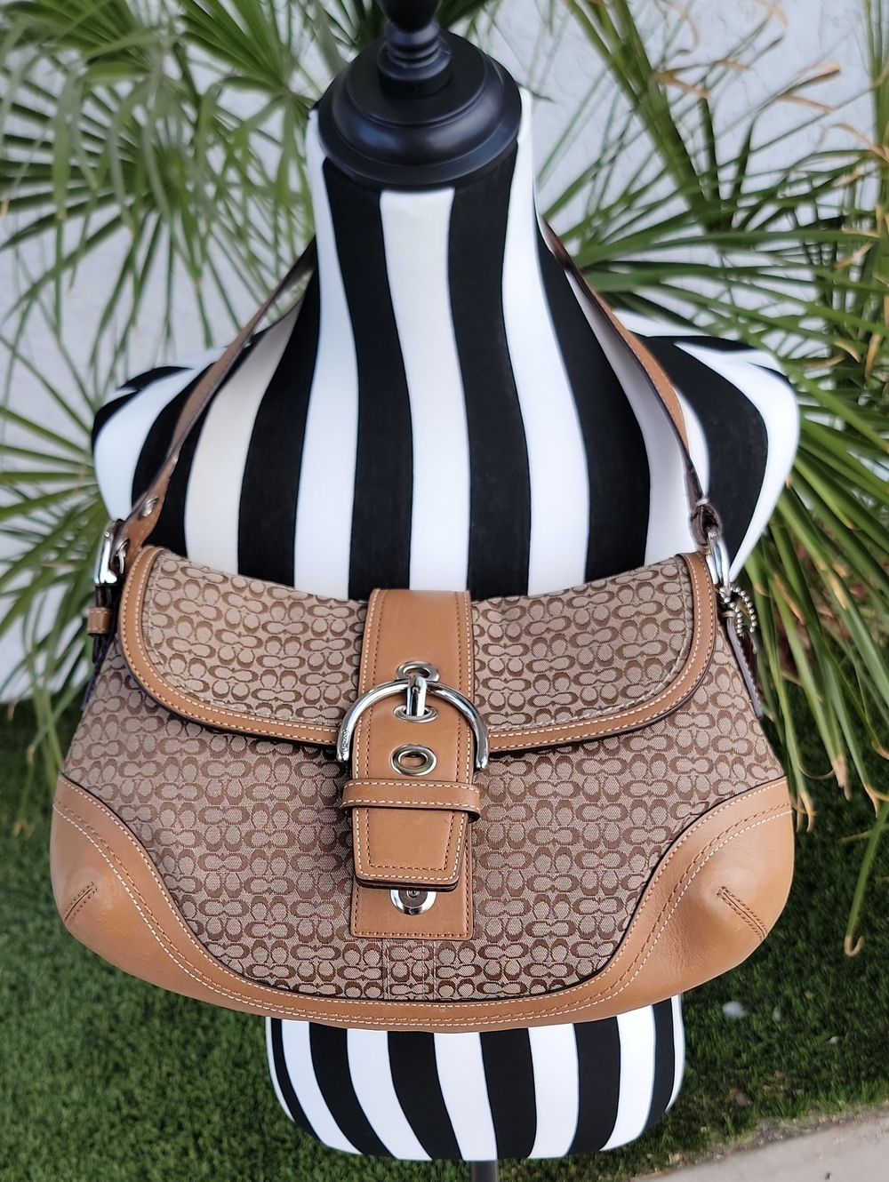 Coach F10926 Brown Signature Soho Shoulder Bag Silver Hardware Y2K - Picture 7 of 14